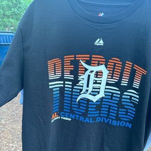 NWOT Detroit Tigers Tee Shirt